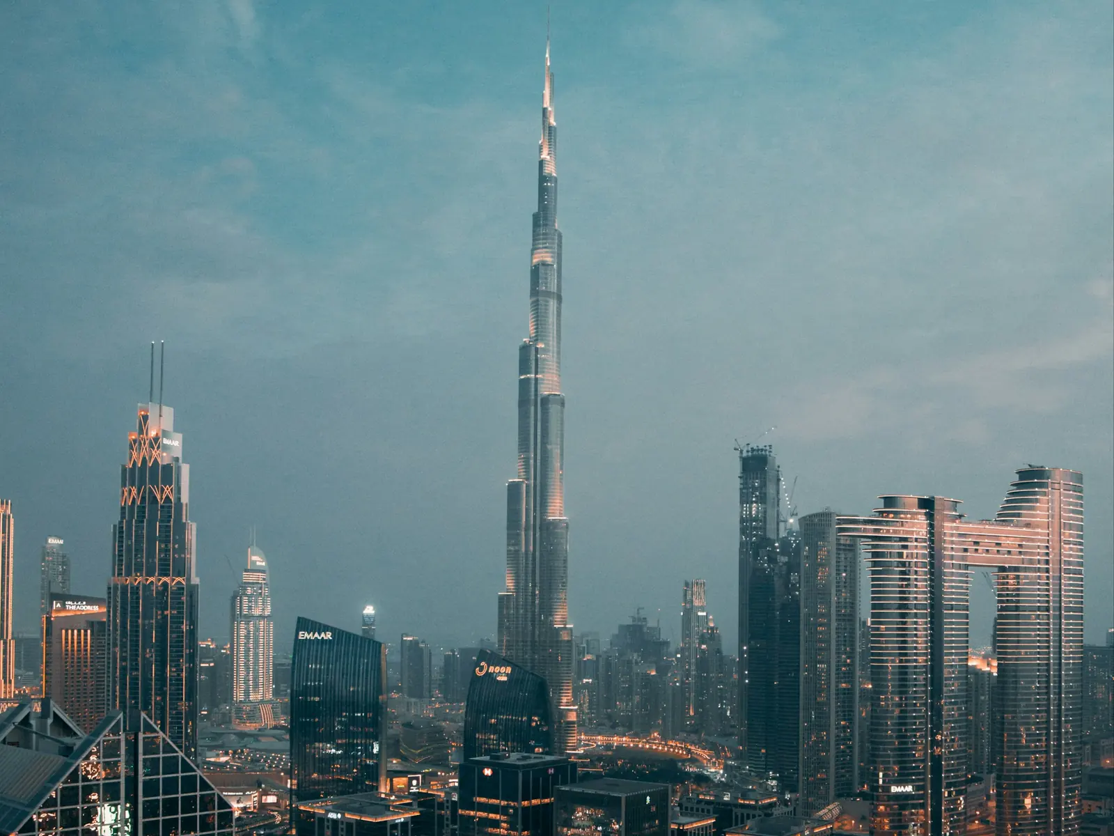 Visuel d'ambiance — Burj Khalifa et Downtown Dubai au crépuscule